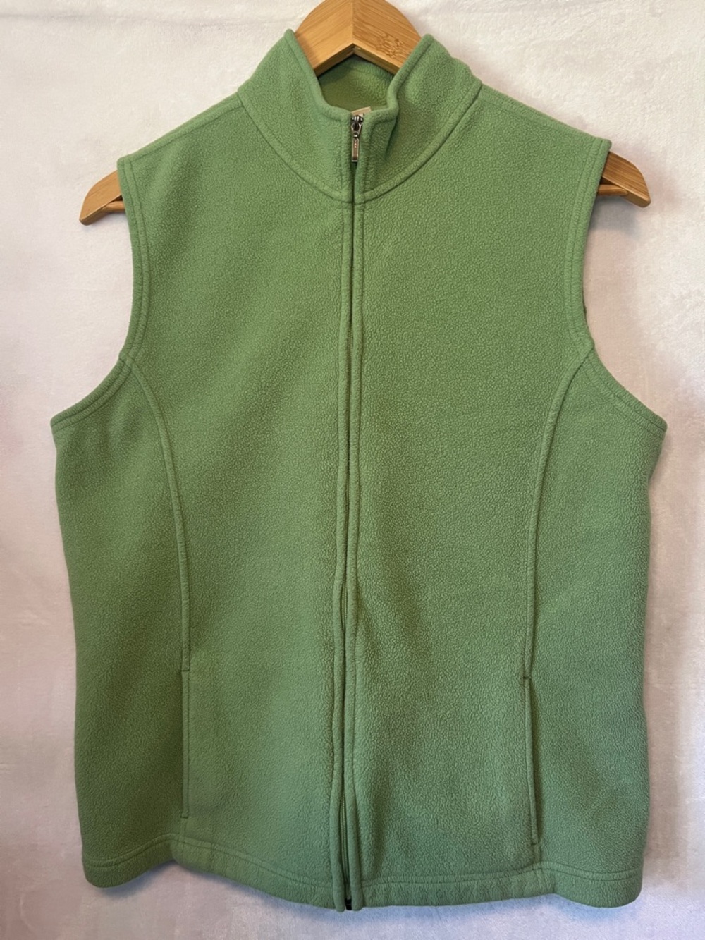 LL Bean Polartec Women’s Green Fleece Vest Zip Sz L Outdoor Hiking Cottagecore